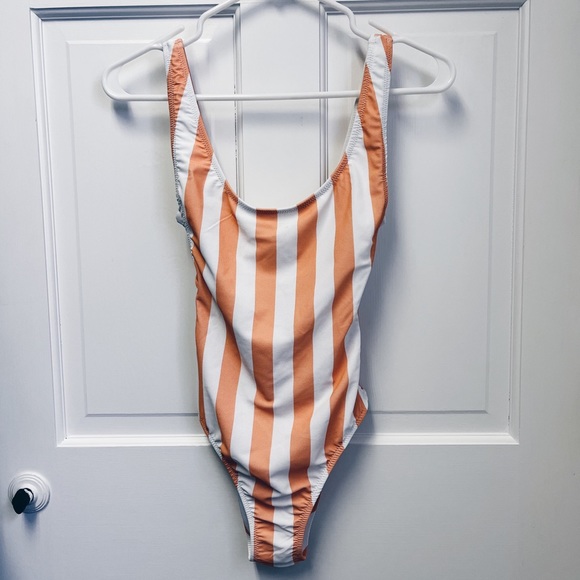 Vintage Style Swimsuit by Volcom - Picture 2 of 6